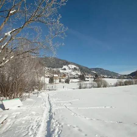 Haus Ahornweg 巴德小基希海姆